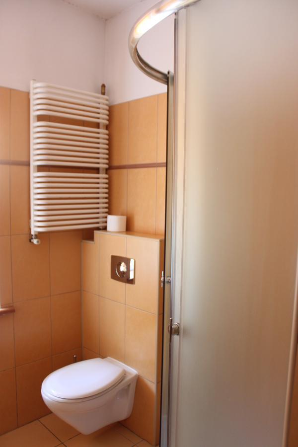 Hotel Pod Jeleniem Tuchola Exterior photo